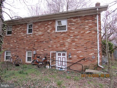 703 Painter Ct, Capitol Heights, MD 20743 - photo 2