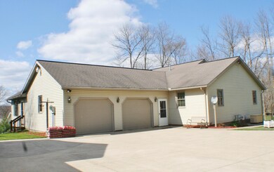 970 Kingsway Cir, Howard, OH 43028 - photo 3