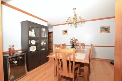 2731 Fairhauser Rd, Naperville, IL 60564 - photo 4