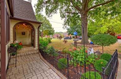 2904 48th St, Des Moines, IA 50310 - photo 5