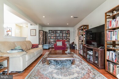 4119 S Four Mile Run Dr unit 202, Arlington, VA 22204 - photo 4