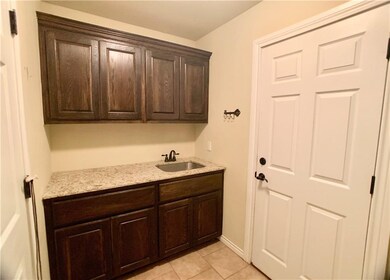 121 Gambel Ln, Elk City, OK 73644 - photo 5