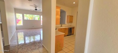 1394 E Kesler Ln unit I, Chandler, AZ 85225 - photo 3