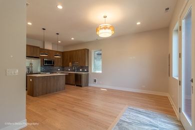 6747 S Langley Ave, Chicago, IL 60637 - photo 4