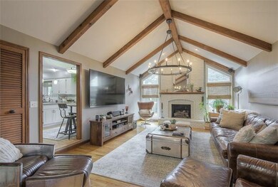 Huge great room w/ cathedral ceilings
