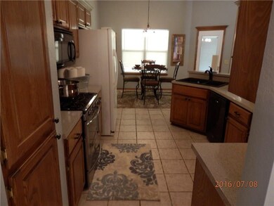 2708 E Hills Dr, Moore, OK 73160 - photo 6