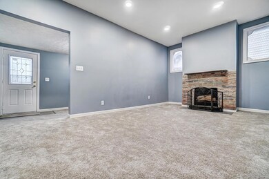 881 Gilbert St, Columbus, OH 43206 - photo 7