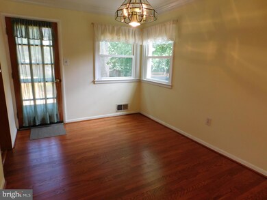 6624 Moly Dr, Falls Church, VA 22046 - photo 5