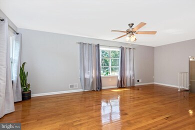 7915 Runnymeade Dr, Frederick, MD 21702 - photo 6