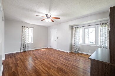 251 N Brooks St, Columbus, IN 47201 - photo 4