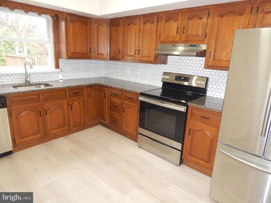 4117 Grape St, Coplay, PA 18037 - photo 6