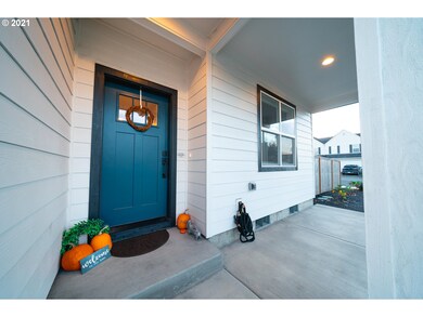 320 E Washington St, Carlton, OR 97111 - photo 2