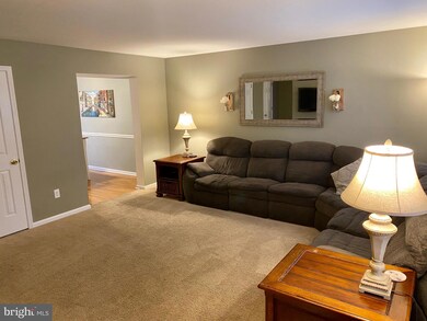 104 Westminster Ct, Harleysville, PA 19438 - photo 3