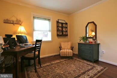 10606 Lexington Ct, Kensington, MD 20895 - photo 4