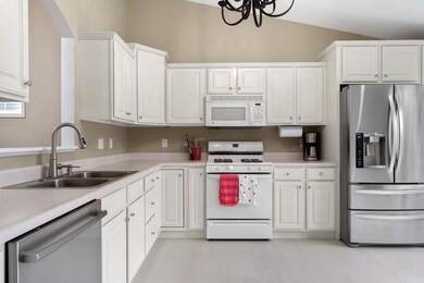 18111 Cloverleaf Dr N, South Bend, IN 46637 - photo 7