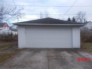 1844 E 32nd St, Lorain, OH 44055 - photo 2