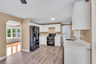 42 Tiverton Pkwy, Worcester, MA 01602 - photo 4