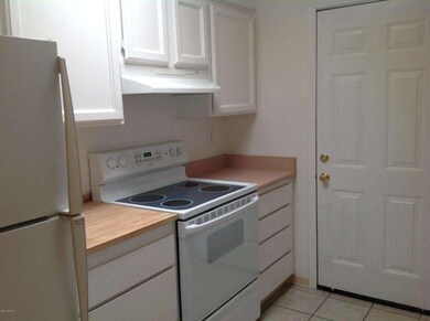 10585 W Palmeras Dr unit J, Sun City, AZ 85373 - photo 6