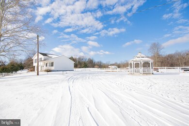 989 Cedar Ln, Shepherdstown, WV 25443 - photo 5