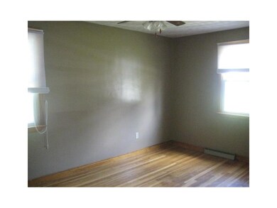 15 Janet St, Bellingham, MA 02019 - photo 4