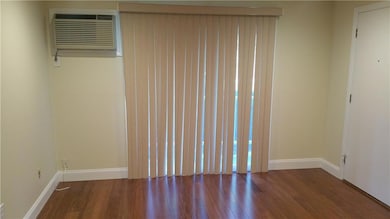 494 Putnam Pike unit C2, Greenville, RI 02828 - photo 2