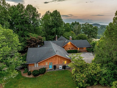 703 Crestview Dr, Leicester, NC 28748 - photo 3