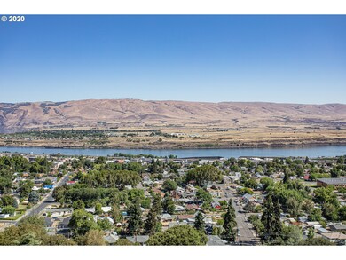 907 E 18th St, the Dalles, OR 97058 - photo 5