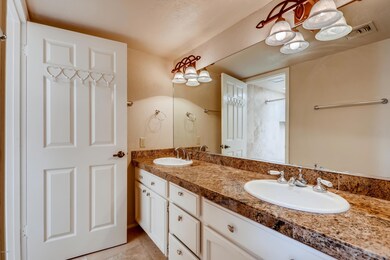 6214 N 30-012-011-Master Ba-MLS_Size