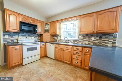 23289 Piney Wood Cir, California, MD 20619 - photo 2