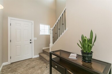 412 Cimarron Dr, Hiawatha, IA 52233 - photo 2