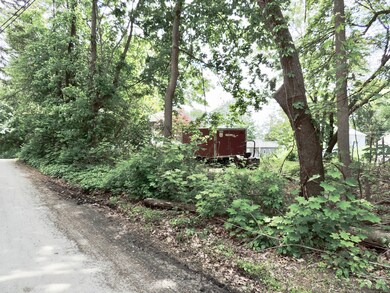 Lot looking from Bauer Rd sign