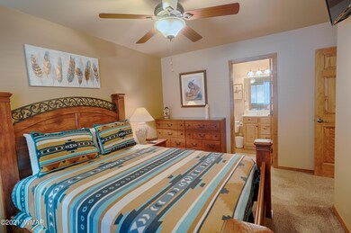 Master Bedroom (2)