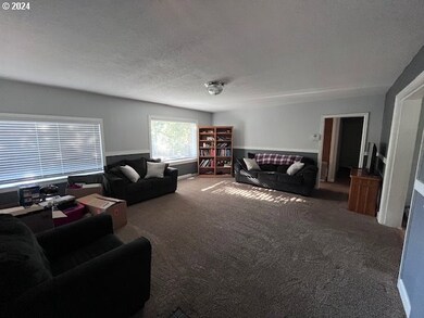 593 N Juniper St, Canby, OR 97013 - photo 5