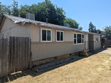 1118 4th St, Redding, CA 96002 - photo 2