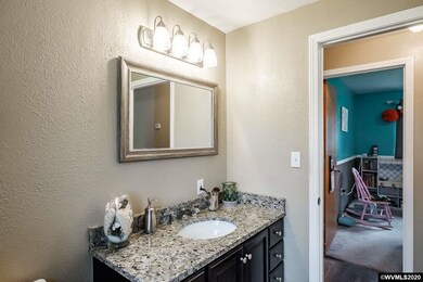 38797 N Ash St, Scio, OR 97374 - photo 4