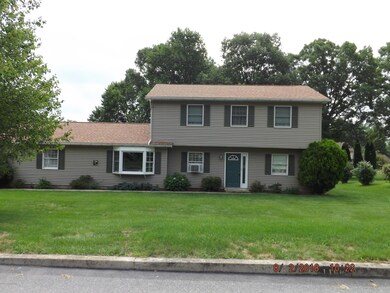 1168 Horizon Dr, Pen Argyl, PA 18072 - photo 2