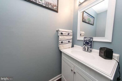 405 Carpenter Cir, Brookhaven, PA 19015 - photo 5