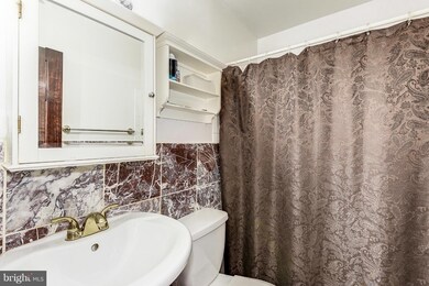 12301 Bluhill Rd, Silver Spring, MD 20902 - photo 7