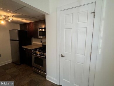 116 N Indian Aly unit 201, Winchester, VA 22601 - photo 2