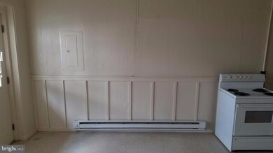 270 N Washington St unit F/G, Berkeley Springs, WV 25411 - photo 3