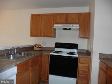 37 Sanford Dr, Bunker Hill, WV 25413 - photo 4