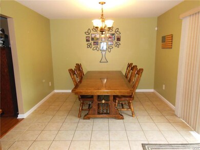 5563 Stonecroft Ln, Allentown, PA 18106 - photo 5