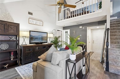 516 Thorncliff Dr unit 201, Newport News, VA 23608 - photo 2