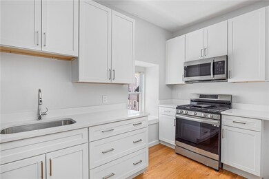 462 Thames St unit 3, Newport, RI 02840 - photo 3