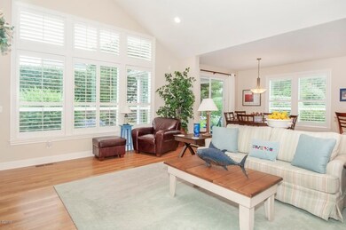 5 - Living Room - View 2 (1280x850)
