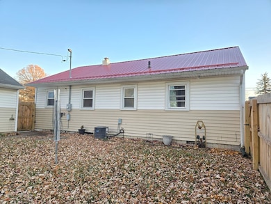 512 McDonald Ave, Galion, OH 44833 - photo 4