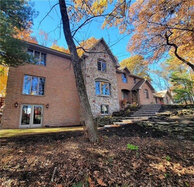 5404 Devonshire Ct, Laurys Station, PA 18059 - photo 2