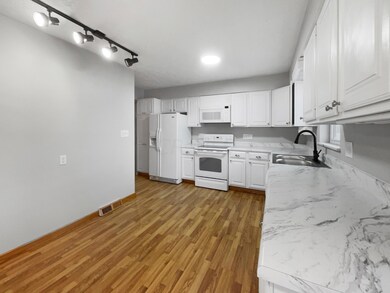 1108 Saint Cecelia Dr, Columbus, OH 43204 - photo 7