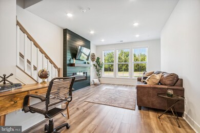 43256 Farringdon Square, Broadlands, VA 20148 - photo 6