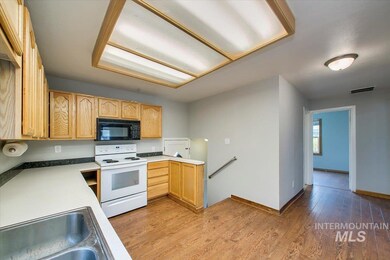 612 S Elder St, Nampa, ID 83686 - photo 3